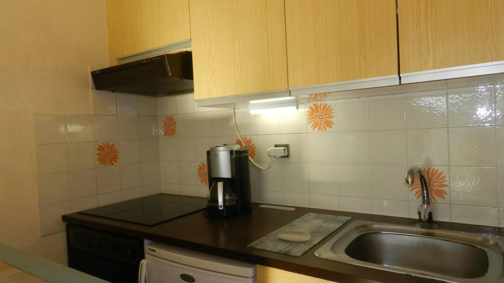 Appartement Cosy Avec Terrasse, Proche Plage Et Commerces - Bormes-Les-Mimosas - Fr-1-251-785 0*,  Francia
