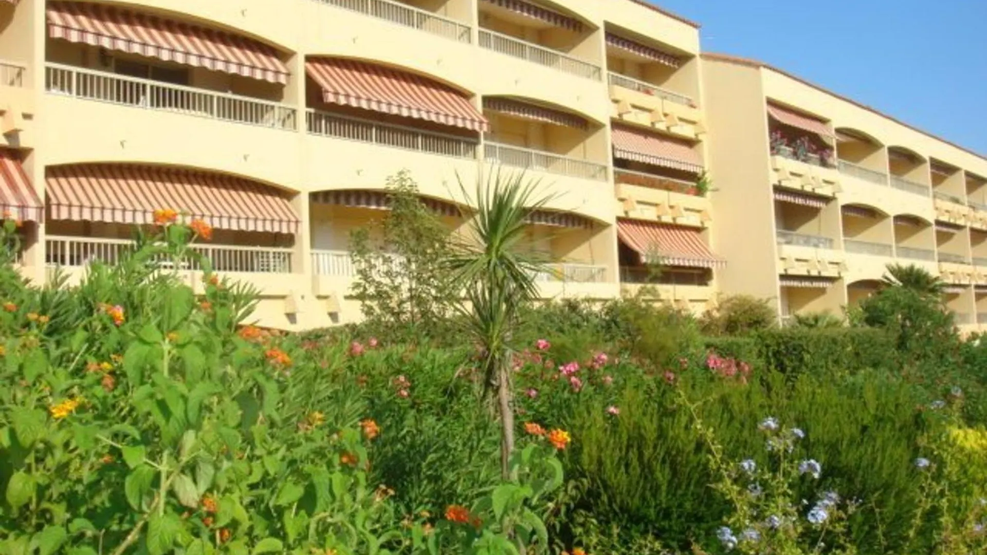 Appartement Cosy Avec Terrasse, Proche Plage Et Commerces - Bormes-Les-Mimosas - Fr-1-251-785 Francia